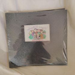 NEW IN PACKAGE UNFORGETTABLE MEMORIES TINY TREASURES PRE-DESIGNED PHOTO ALBUM SCRAPBOOK