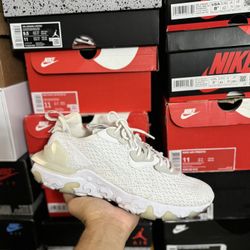 Nike React Vision White Light Smoke Grey size 9  USED But Clean