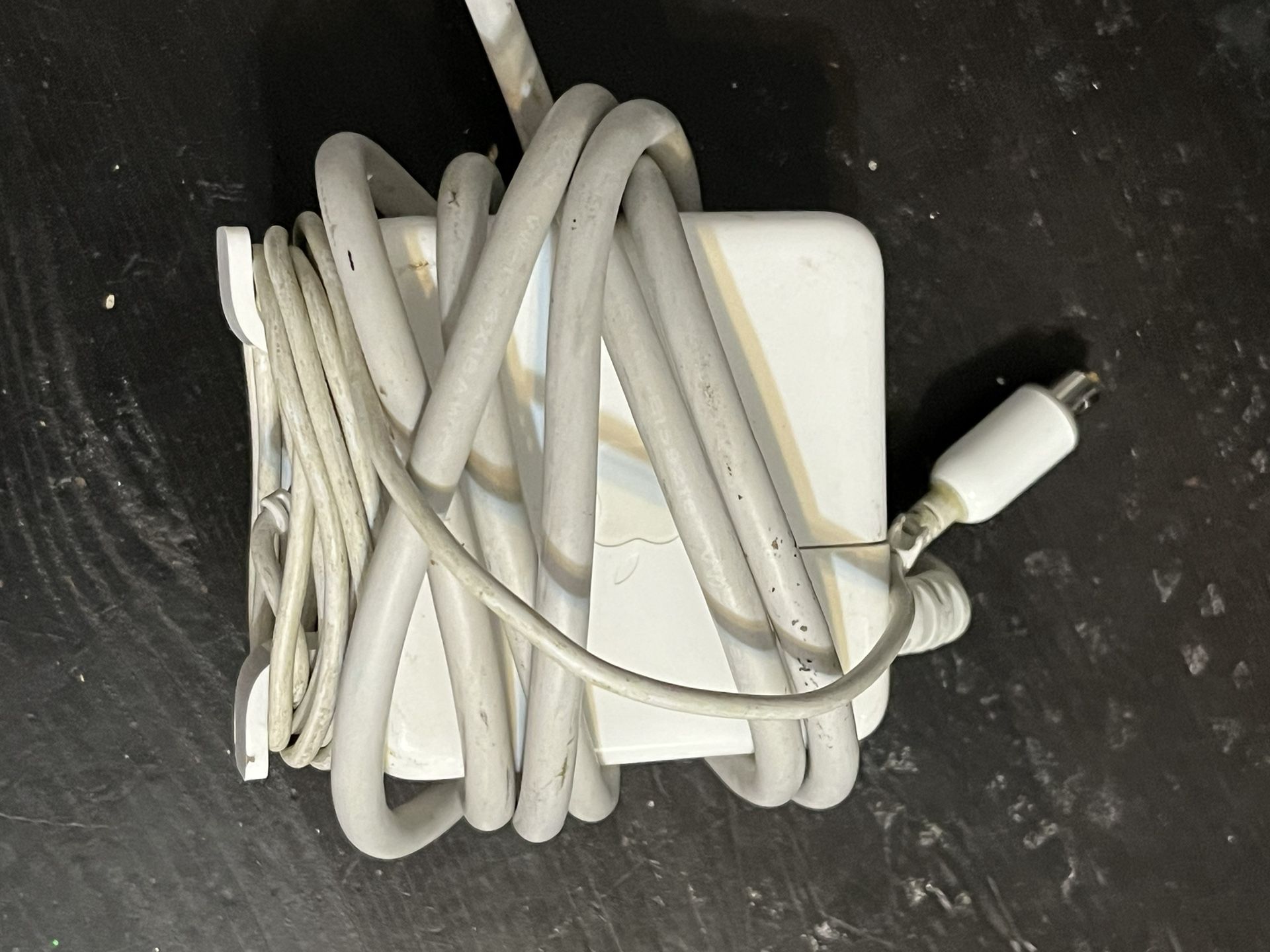 Original Apple 65W Portable Power Adapter A1021