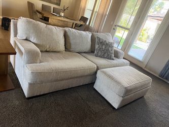 Cream/tan sofa set