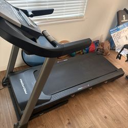 Treadmill Exercise Fitness 