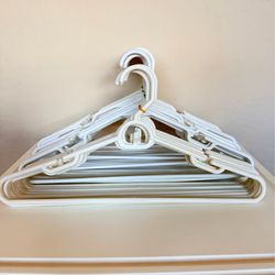 40 White Hangers