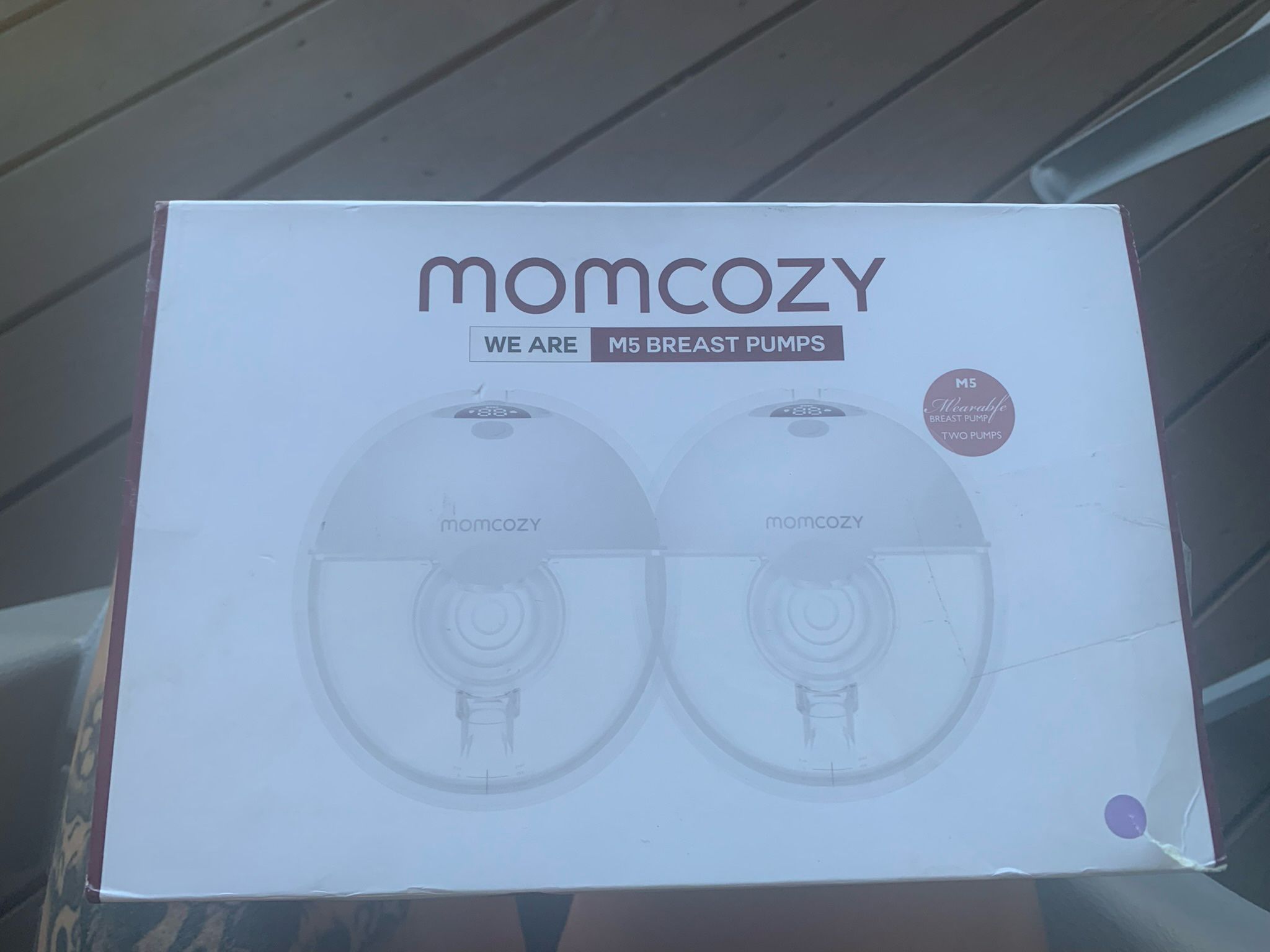 Mom Cozy M5 Wearable Nursing Pump