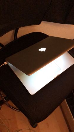 Apple Mac Book