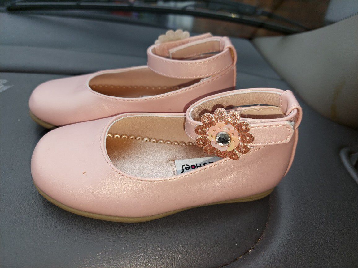 Brand New Girls Size 6M (Toddler) Formal Strap Light Pink Shoes