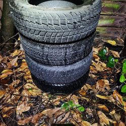  195/60/15 Set Of Four Studded Snow Tires