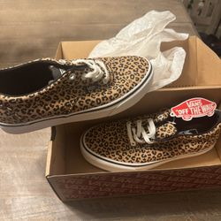 Brand New Size 8 Women 