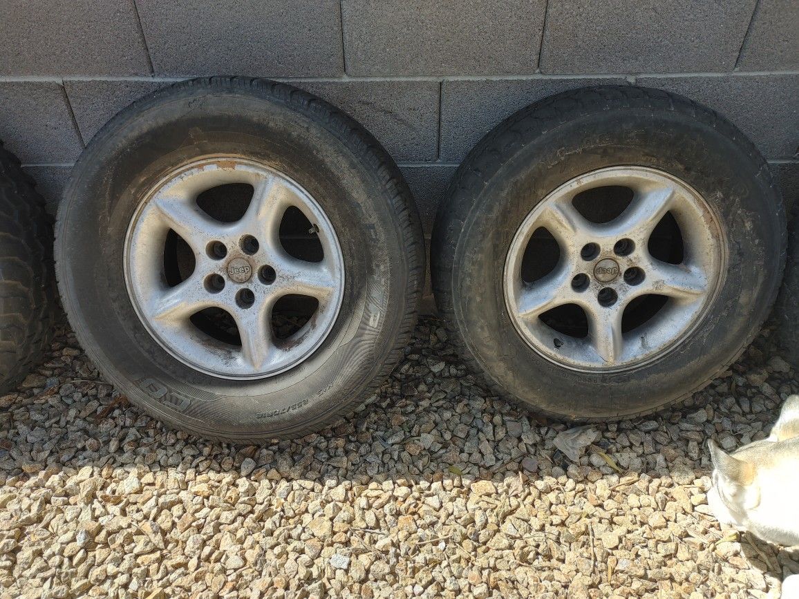 2 Jeep Ultrastar Rims