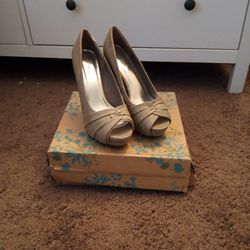 Bamboo Heels (Size 8)
