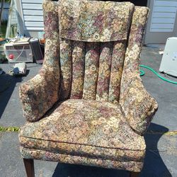 Antique Chair 💺  Vintage Collectibles 