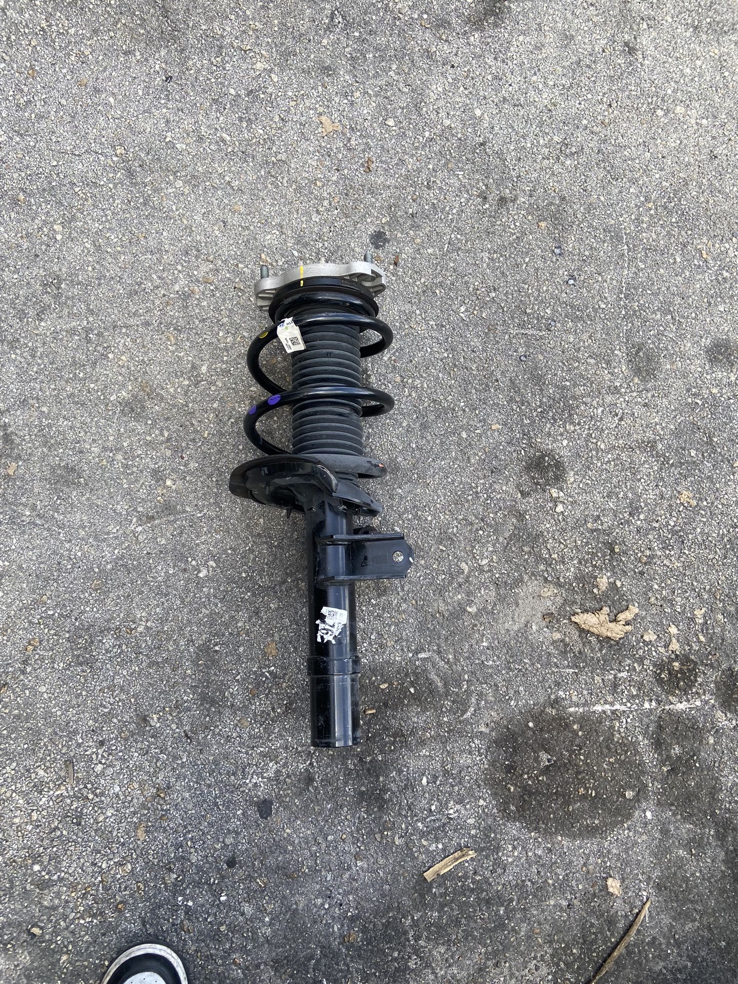 19-25 Genesis G70 Front Right Shock Strut
