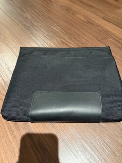 Black sleeve for 13” iPad