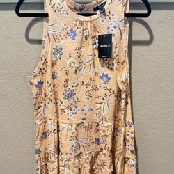 Forever 21 - Brand new Floral top size medium 