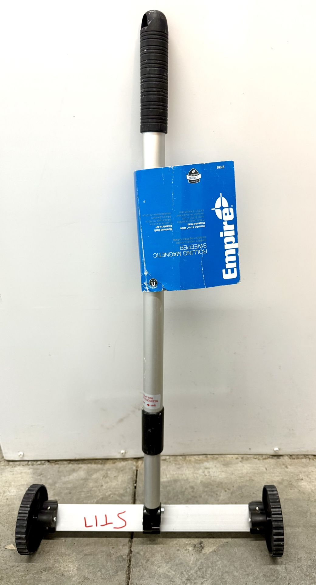 Like New Empire Level Magnetic Clean Sweep, Rolling Unit