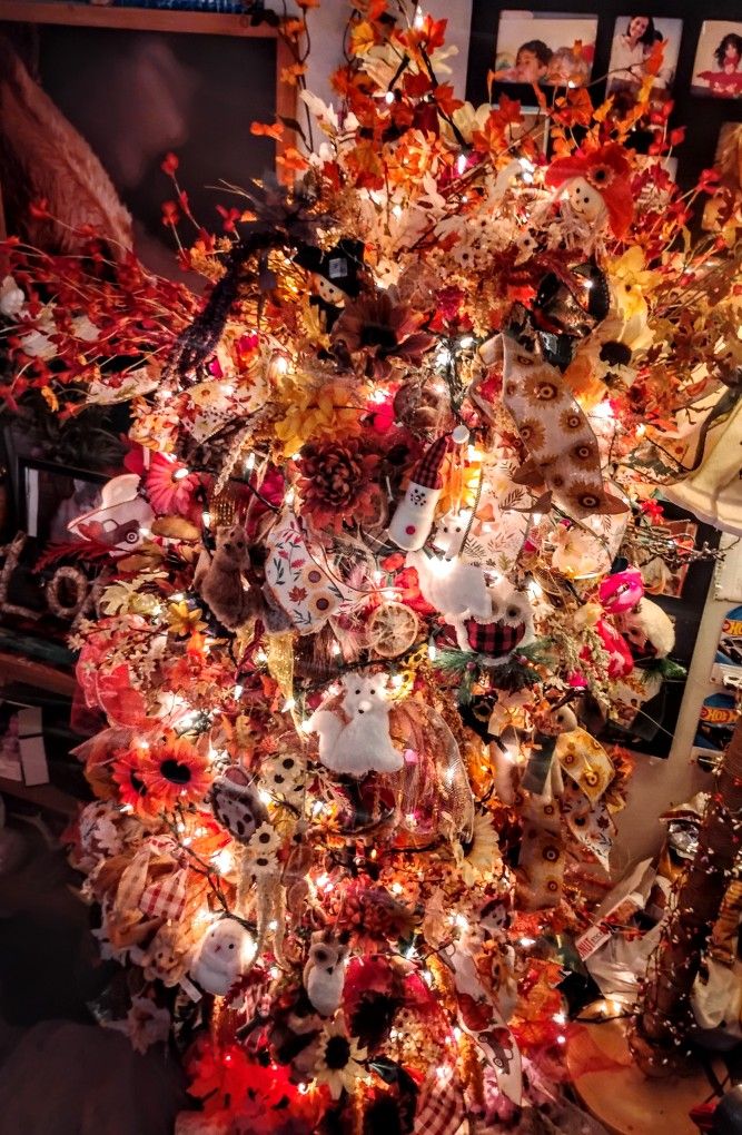 6 Foot High Wildlife Craft Tree