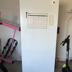 Freezer - GE - Anti Frost - Like New