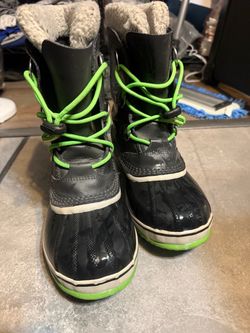 Sorel young boy snow/winter boots size 6 youth