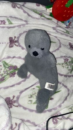 Adorable seal plushie