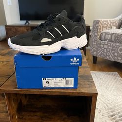 Adidas Falcon W shoes