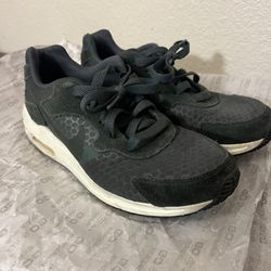 Nike Air Max 90 Size 5.5 Women’s Army Green Shoes