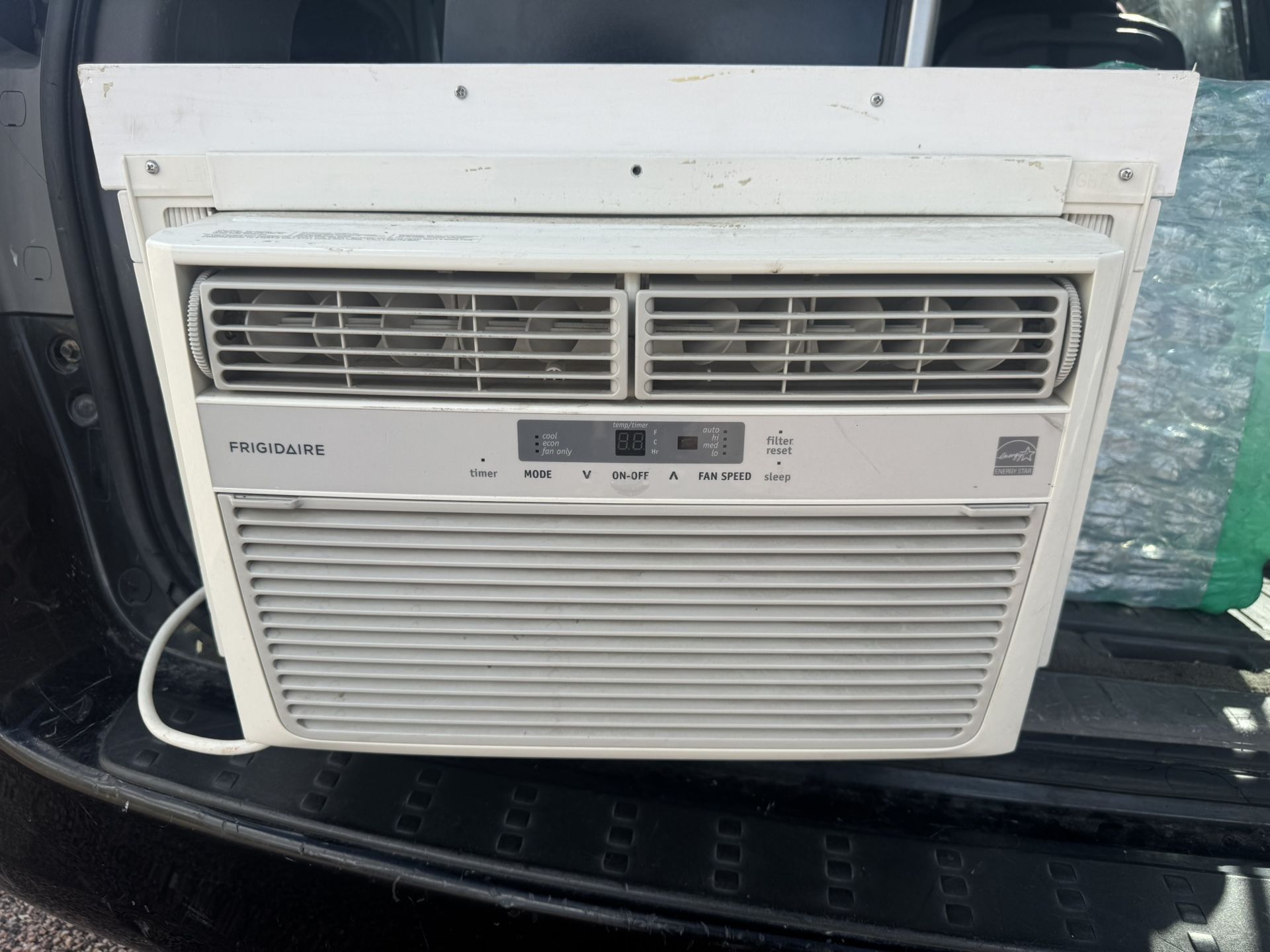 Frigidaire AC Unit 6,000 BTU