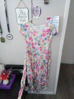 Girls floral dress size small