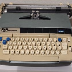 Original vintage Smith Corona SCM 250 typewriter