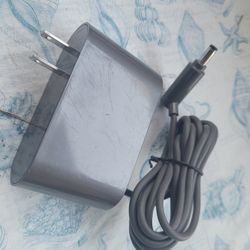 DYSON VACUUM  CHARGER 