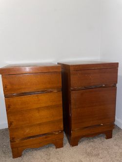 Must Sell by 7/26! Matching Bedroom Dresser/Nightstand Set