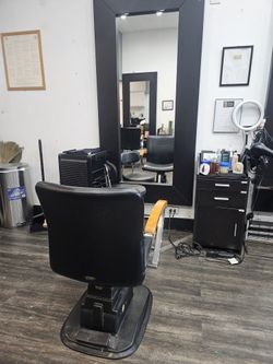 Space Rent For Nail