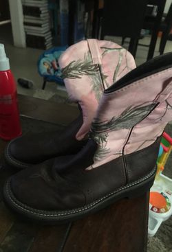 Girl realtree boots