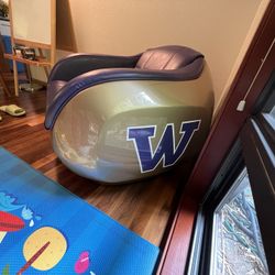 University of Washington Lounge Chair