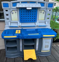 Step2 Big Builders Pro Workshop – Kids Tool Bench
