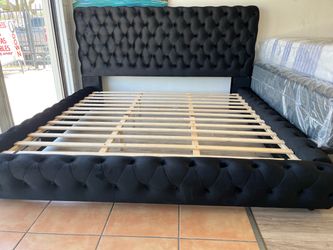 New 🖤 King or Queen Size Luxury Upholstered Bed  🖤 or available in Queen! ⭐️ Finance with $0 down ☀️