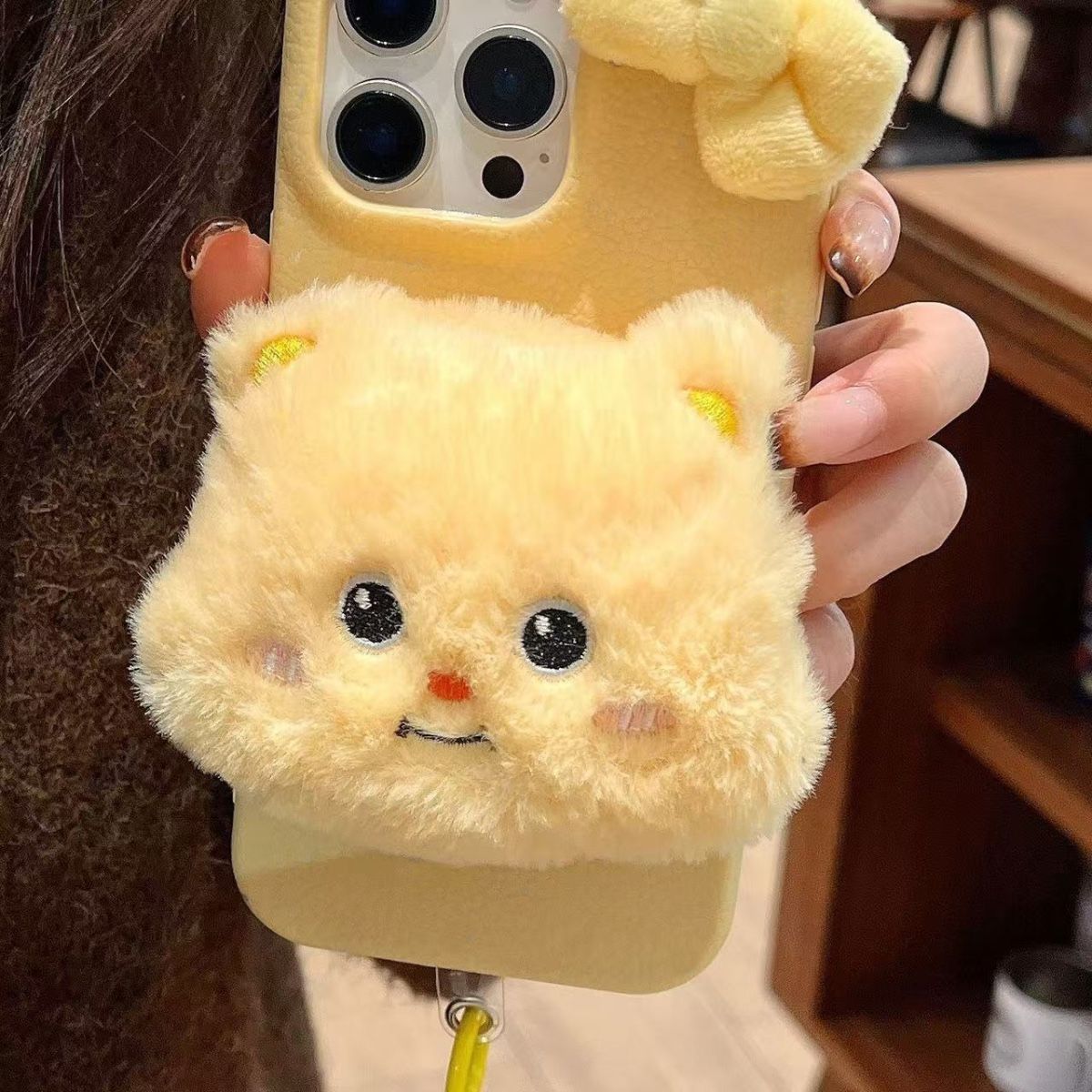 Butter Bear Apple 17/16ProMax Mobile Phone Case