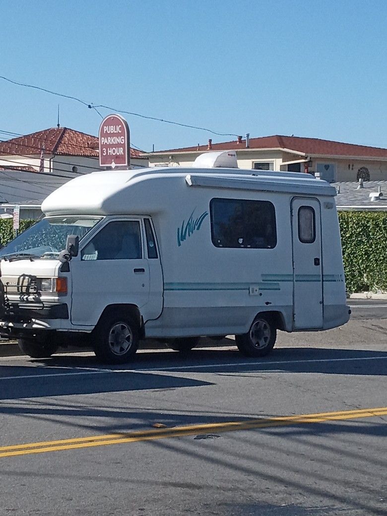 1995 Toyota 4wd Townace RV 16 Ft