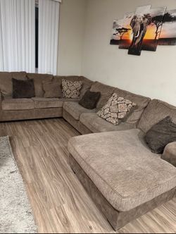 2 piece Sectional couch