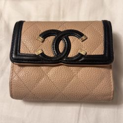 CHANEL Beige trifold Filigree Wallet A81940