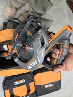 RIDGID Circular Saw with Blade