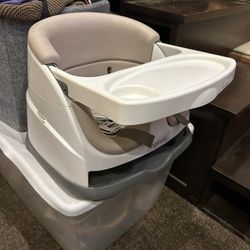 Excellent Condition Ingenuity Baby Base 2-in-1 Booster Feeding and Floor Seat with Self-Storing Tray