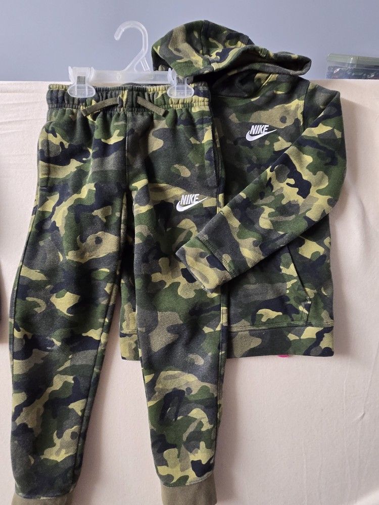 Set Pant. Largos Y Sudadera
