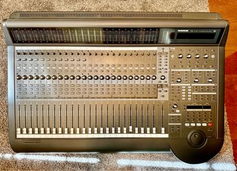 Mackie d8b Digital Sound Mixer