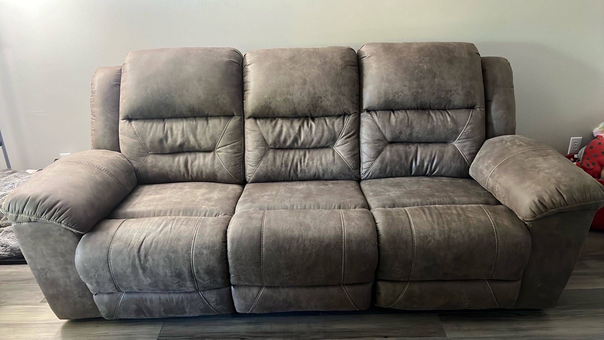 2 Couches - Ashley Brown Blend