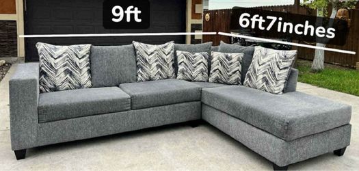 Beautiful grey L sectional super comfy and nice asking 600