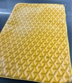 Goyard pouch