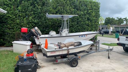 Boston Whaler  17 Montauk 1987 / with a Boston Whaler 9 ft Skiff
