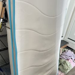 Linaspa Twin Pillow Top Mattress With A Box Spring 