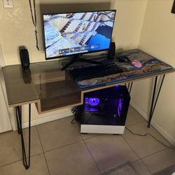 Cyberpower Gamer Master Computer W/ Screen, 2 Mouse’s, Custom Pad 