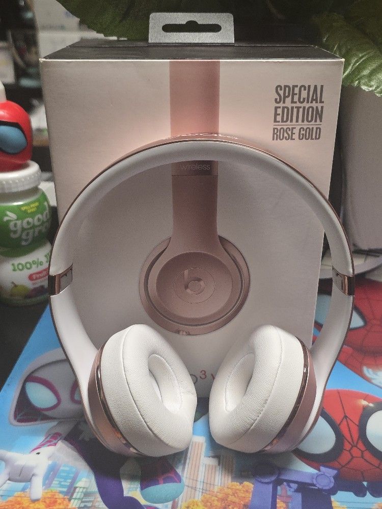 Rose Gold Solo Beats 3