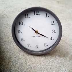 Rae Dunn Analog ~5" Radius Circle Clock.